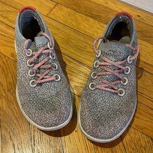 Allbirds running shoe Grey with pink size 10
